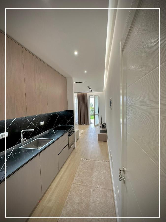 Luxury - San Pietro Дуррес
